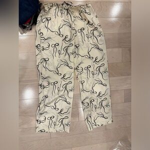 Zara white and Black Bow Pants Sz L